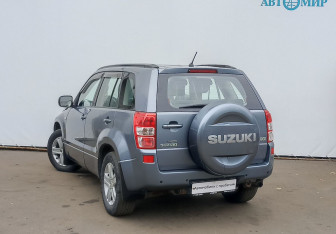 Подержанный автомобиль Suzuki Grand Vitara 2006 года (7 фото)