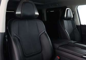 Подержанный автомобиль Infiniti QX80 2024 года (16 фото)