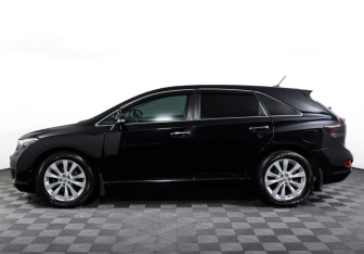 Подержанный автомобиль Toyota Venza 2013 года (8 фото)