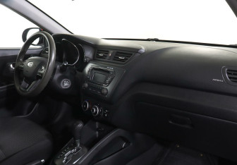 Подержанный автомобиль Kia Rio Sedan 2012 года (7 фото)