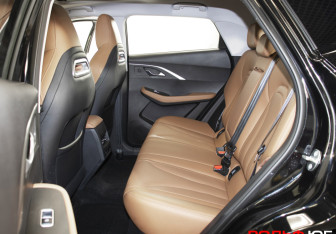 Подержанный автомобиль Omoda C5 2023 года (10 фото)