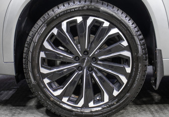 Подержанный автомобиль Jaecoo J8 2024 года (30 фото)