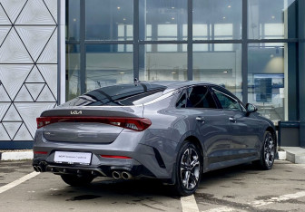 Подержанный автомобиль Kia K5 2024 года (5 фото)