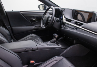 Подержанный автомобиль Lexus ES 2020 года (9 фото)