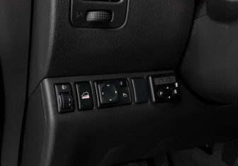 Подержанный автомобиль Nissan Pathfinder 2014 года (18 фото)