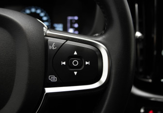 Подержанный автомобиль Volvo XC60 2019 года (17 фото)