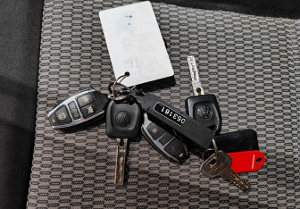 Подержанный автомобиль Volkswagen Polo Sedan 2014 года (14 фото)