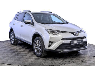 Подержанный автомобиль Toyota RAV4 2019 года (3 фото)