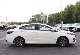 Подержанный автомобиль Omoda S5 2023 года (4 фото)