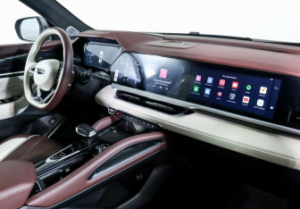 Подержанный автомобиль Geely Monjaro 2023 года (9 фото)