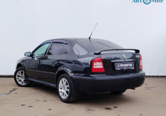 Подержанный автомобиль Skoda Octavia Liftback 2007 года (6 фото)