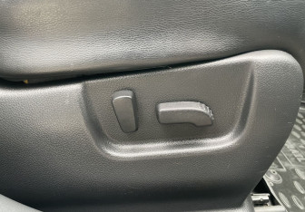 Подержанный автомобиль Nissan X-Trail 2008 года (21 фото)