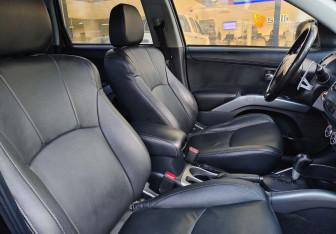 Подержанный автомобиль Mitsubishi Outlander 2011 года (10 фото)