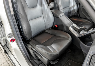 Подержанный автомобиль Volvo S60 Cross Country 2018 года (24 фото)