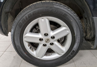 Подержанный автомобиль Nissan X-Trail 2006 года (18 фото)