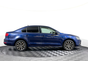 Подержанный автомобиль Volkswagen Jetta Sedan 2012 года (10 фото)