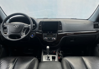 Подержанный автомобиль Hyundai Santa Fe 2011 года (13 фото)
