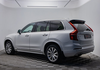 Подержанный автомобиль Volvo XC90 2016 года (3 фото)