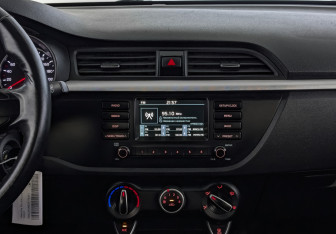 Подержанный автомобиль Kia Rio Hatchback 2020 года (14 фото)