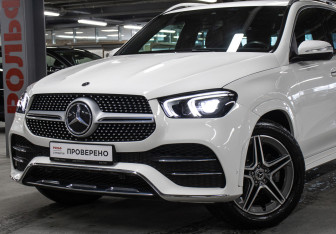 Подержанный автомобиль Mercedes-Benz GLE 2021 года (25 фото)