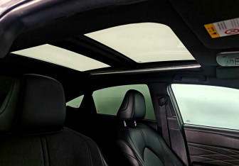 Подержанный автомобиль Toyota Avalon 2022 года (15 фото)