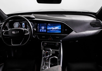 Подержанный автомобиль Geely Tugella 2023 года (11 фото)