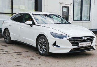 Подержанный автомобиль Hyundai Sonata 2019 года (3 фото)