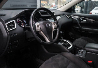 Подержанный автомобиль Nissan X-Trail 2017 года (12 фото)