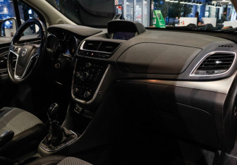 Подержанный автомобиль Opel Mokka 2013 года (7 фото)