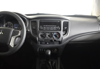 Новый Mitsubishi L200 2024 (8 фото)