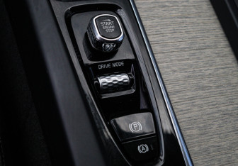 Подержанный автомобиль Volvo XC60 2019 года (14 фото)