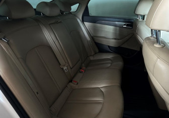 Подержанный автомобиль Hyundai Sonata 2018 года (16 фото)