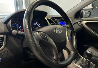 Подержанный автомобиль Hyundai i30 Hatchback 2012 года (13 фото)