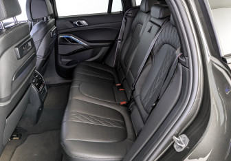 Подержанный автомобиль BMW X6 2022 года (18 фото)