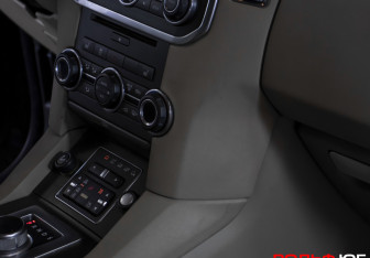 Подержанный автомобиль Land Rover Discovery 2012 года (16 фото)