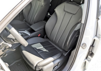 Подержанный автомобиль Audi A4 Sedan 2022 года (20 фото)