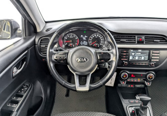 Подержанный автомобиль Kia Rio Hatchback 2019 года (21 фото)
