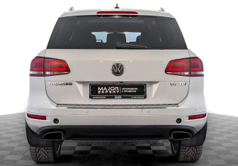 Подержанный автомобиль Volkswagen Touareg 2014 года (6 фото)
