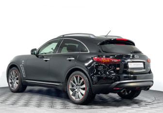 Подержанный автомобиль Infiniti FX 2010 года (7 фото)