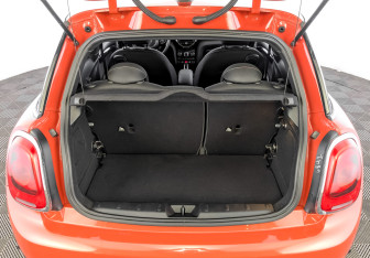 Подержанный автомобиль MINI Hatch 2019 года (10 фото)