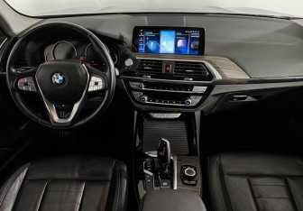 Подержанный автомобиль BMW X3 2019 года (11 фото)