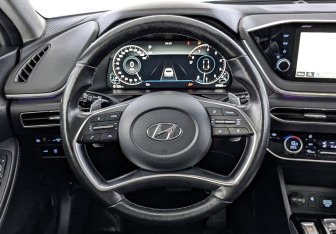 Подержанный автомобиль Hyundai Sonata 2022 года (22 фото)