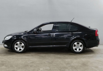 Подержанный автомобиль Skoda Octavia Liftback 2011 года (8 фото)