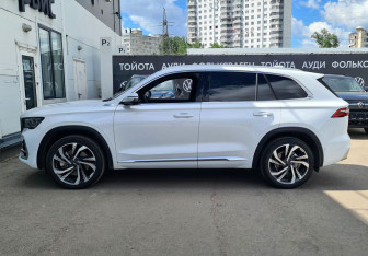 Подержанный автомобиль Geely Monjaro 2024 года (5 фото)
