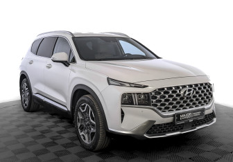 Подержанный автомобиль Hyundai Santa Fe 2022 года (3 фото)