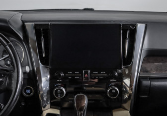 Подержанный автомобиль Toyota Alphard 2021 года (13 фото)