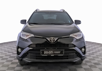 Подержанный автомобиль Toyota RAV4 2018 года (2 фото)