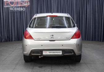 Подержанный автомобиль Peugeot 308 Hatchback 2009 года (6 фото)