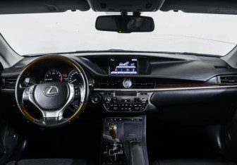 Подержанный автомобиль Lexus ES 2014 года (14 фото)
