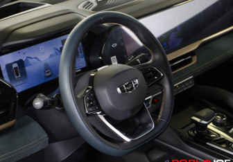 Подержанный автомобиль Geely Monjaro 2024 года (21 фото)